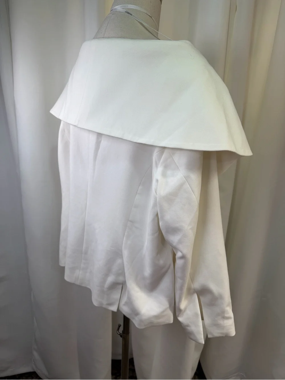 NWT Eloquii White Off-the-Shoulder Double-Breasted Statement Blazer Plus Size 22 - Picture 13 of 16